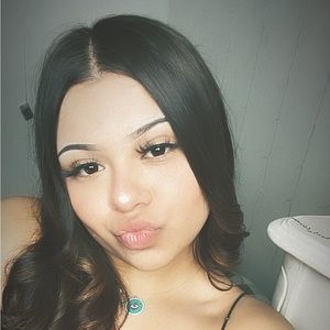 Meet your Posher, Ava